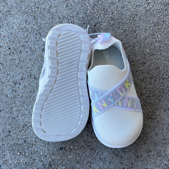 DKNY Toddler Girls Slip On Sneakers size 4/5 - Picture 11 of 13